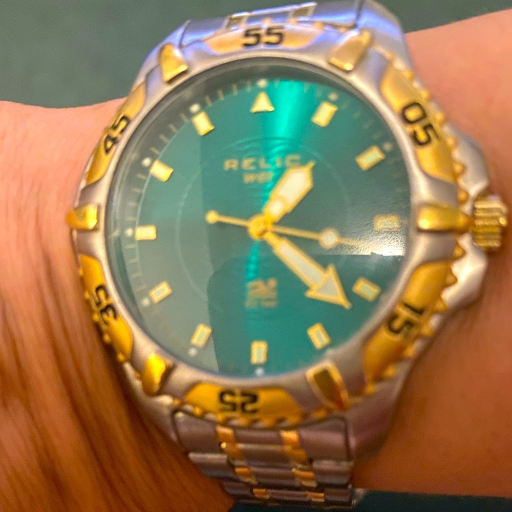 Men's 8.3" Relic Wet Green Cartwheel Dial Watch. Stainless Steel